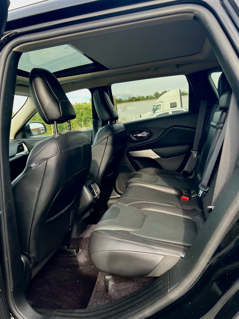 2018 Jeep Cherokee Overland photo 20