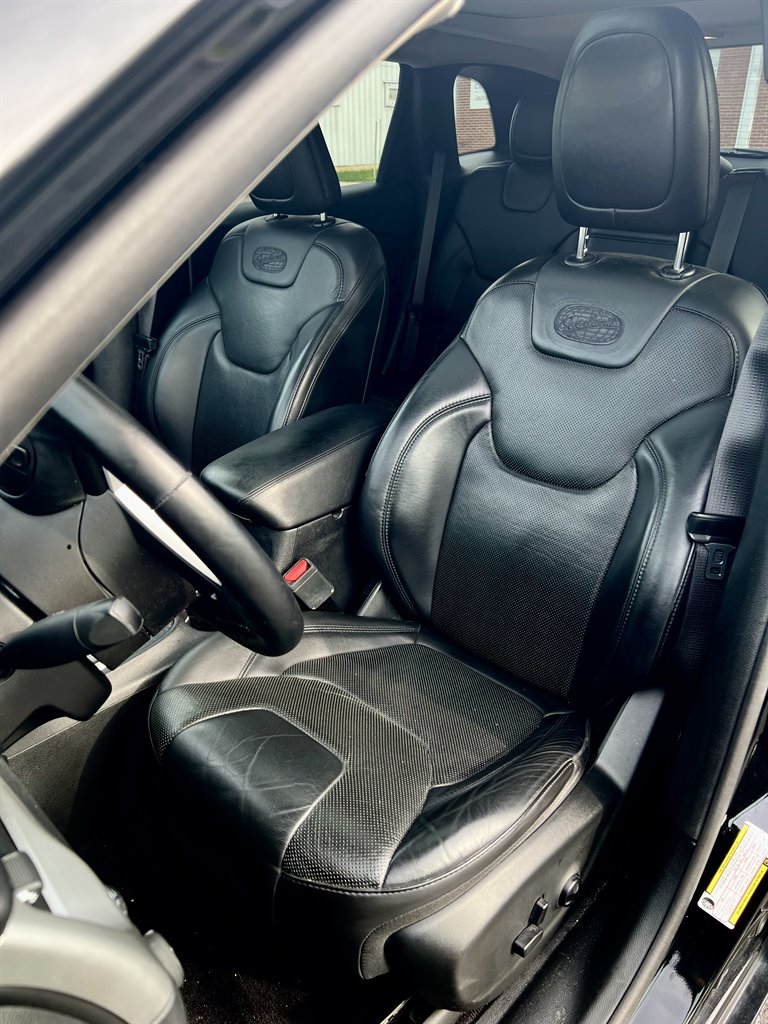 2018 Jeep Cherokee Overland photo 14