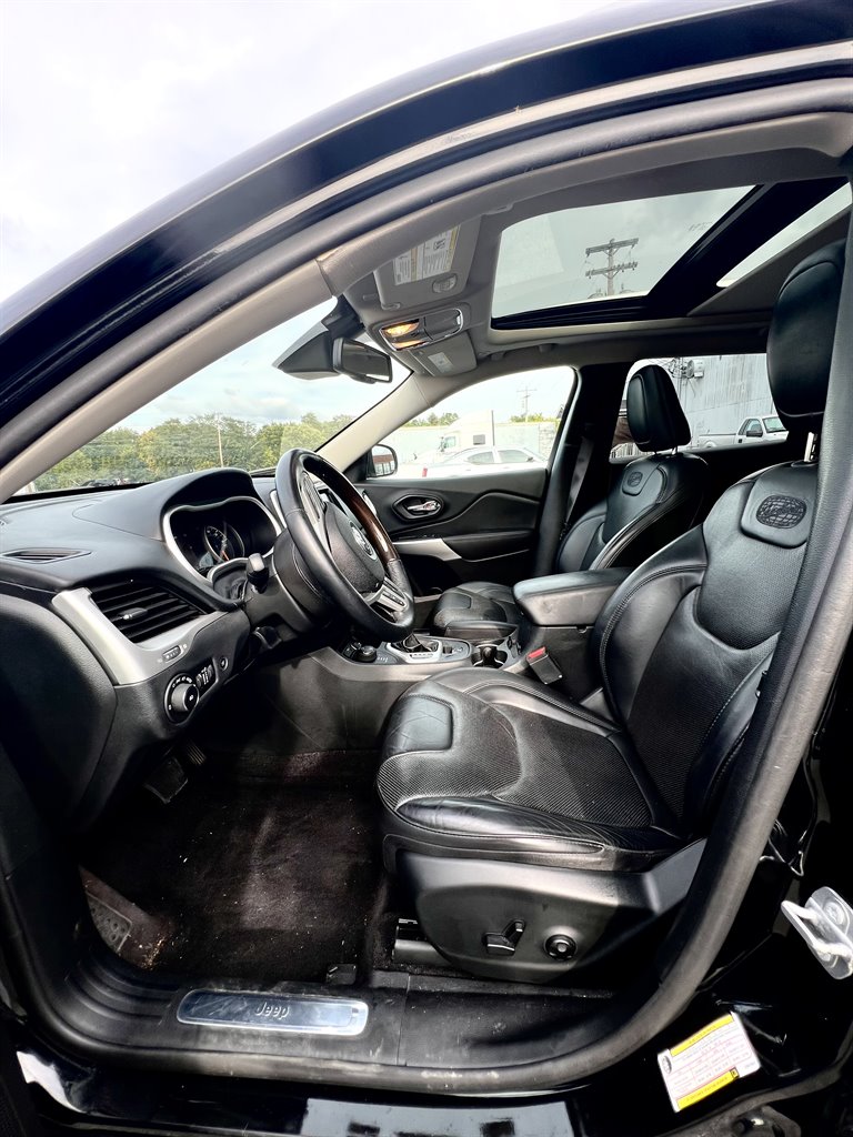 2018 Jeep Cherokee Overland photo 17