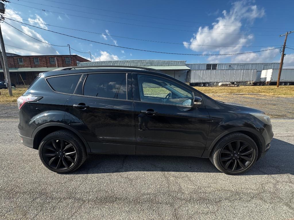 2017 Ford Escape Titanium photo 9
