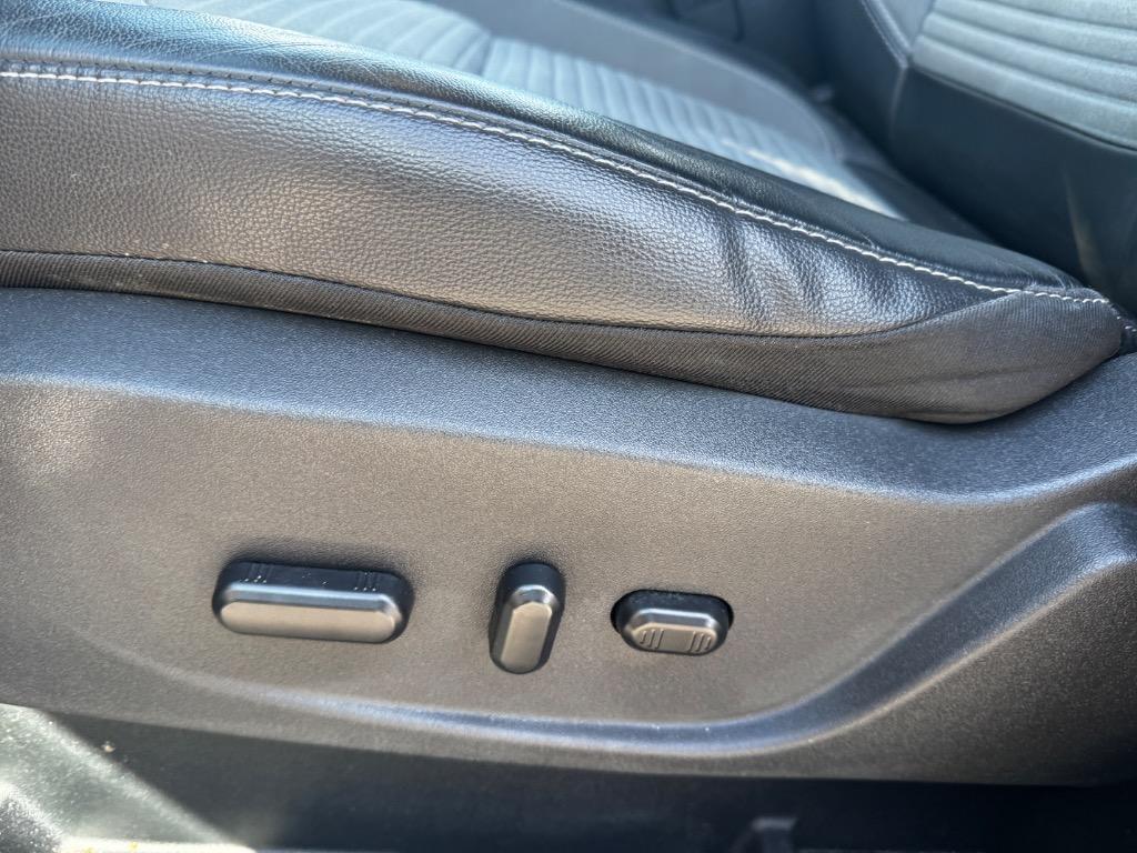 2017 Ford Escape Titanium photo 12