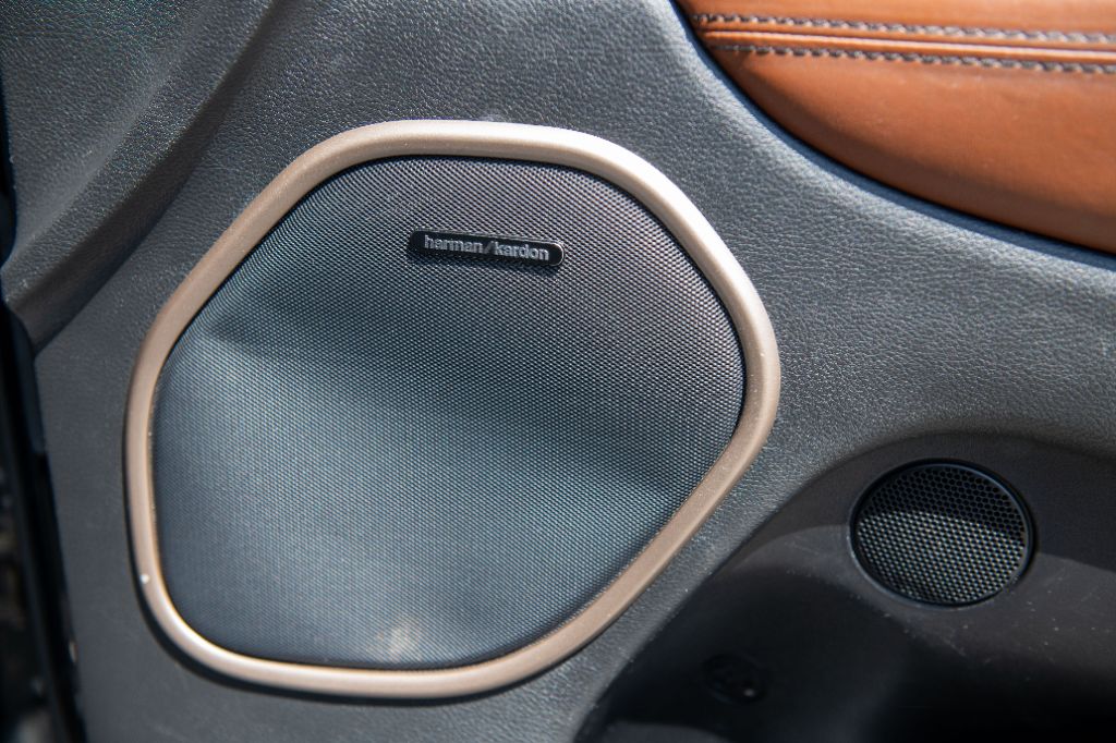 2016 Jeep Grand Cherokee Summit photo 22