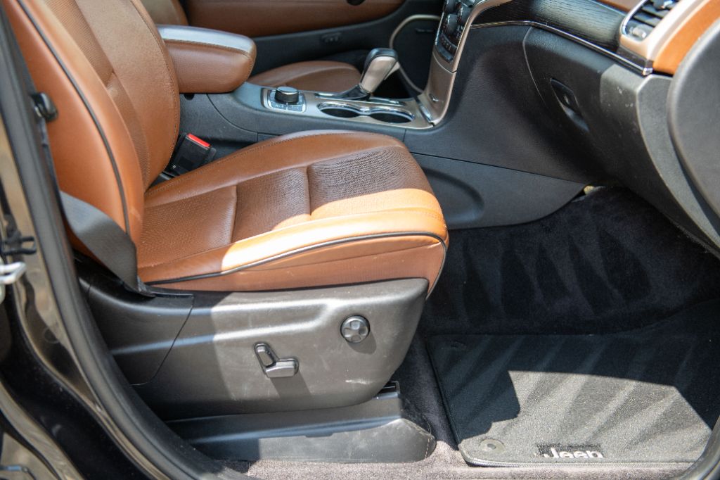 2016 Jeep Grand Cherokee Summit photo 23
