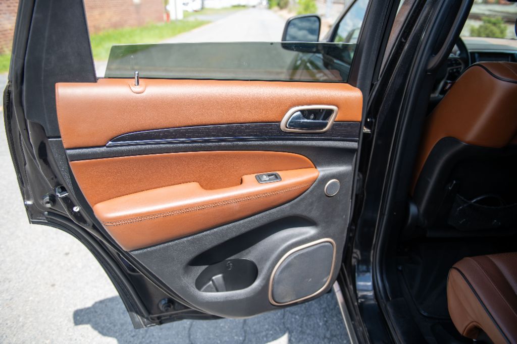 2016 Jeep Grand Cherokee Summit photo 27